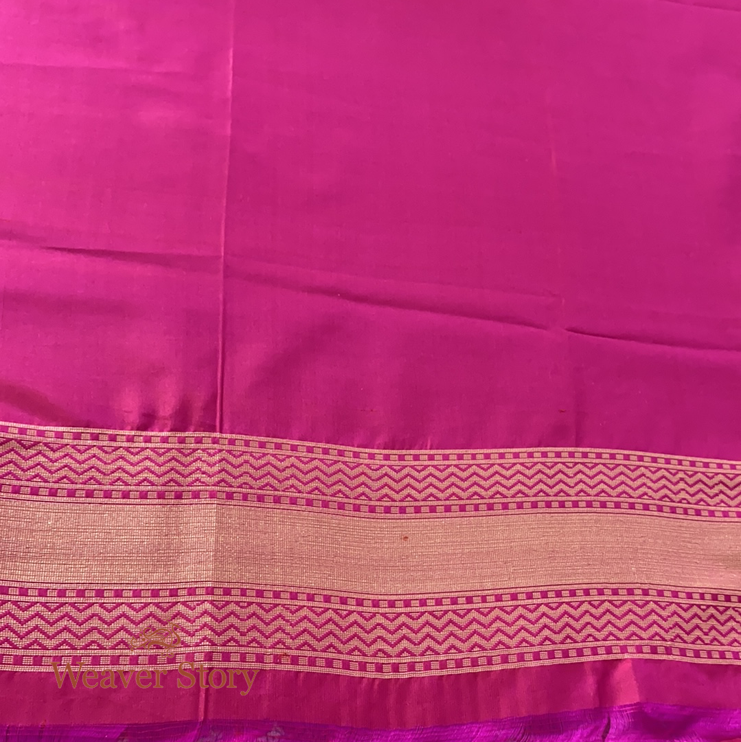 Handwoven_Banarasi_Patola_Saree_in_Red_with_a_Contrast_Blouse_WeaverStory_05